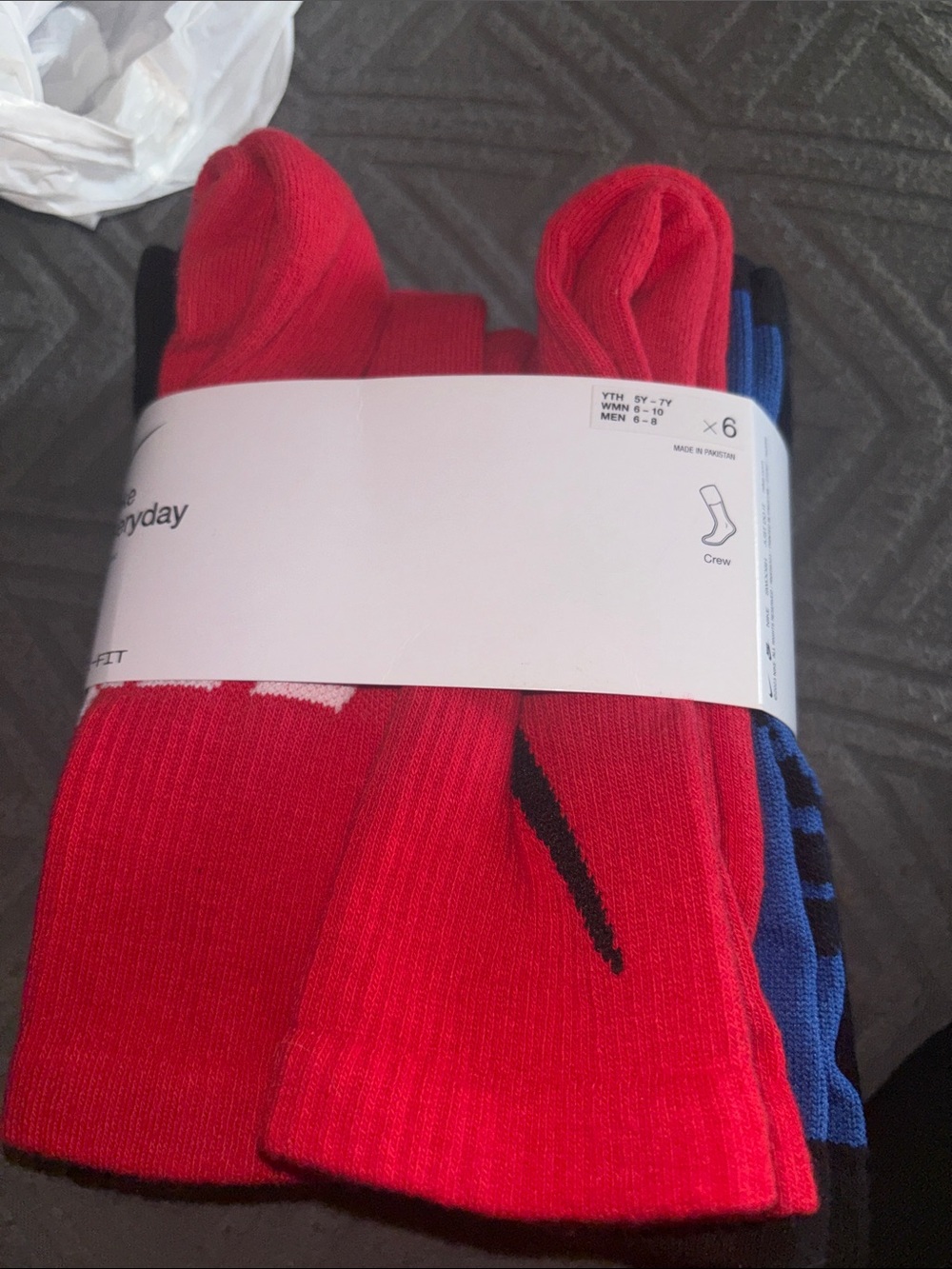 Nike Everyday Cushioned Crew Socks - Red, Black, Blue 2 6 packs - Picture 5 of 7